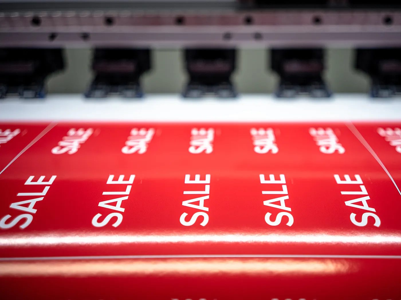 stampa-grande-formato-adesivi-per-branding-merchandising