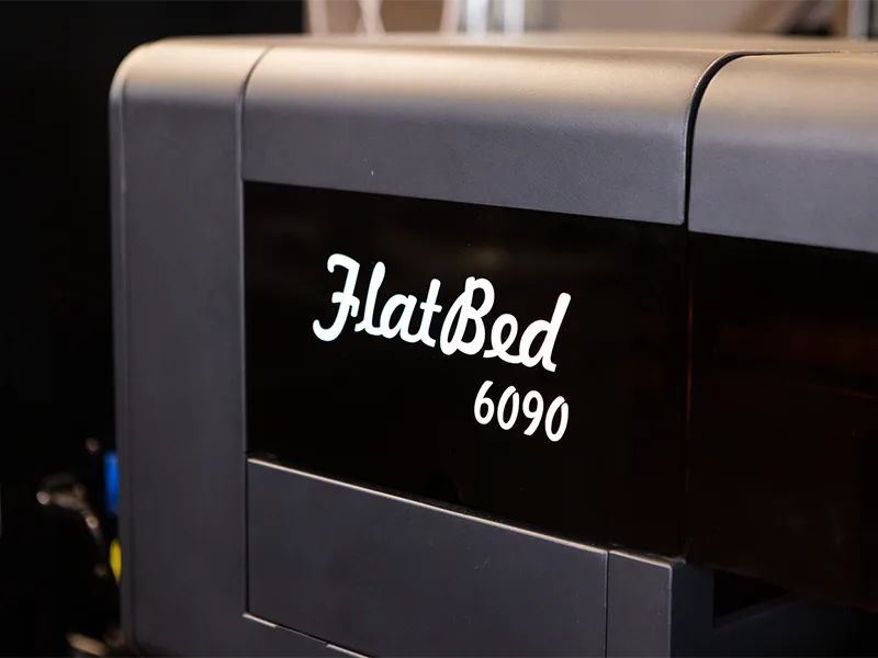 stampante-professionale-per-stampa-su-plastica-legno-pvc